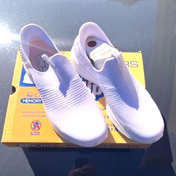 Slip-Ins . Shining Glitz Ultra Flex 3.0 Women's Size: 11 . Skechers . New in Box - Picture 1 of 6